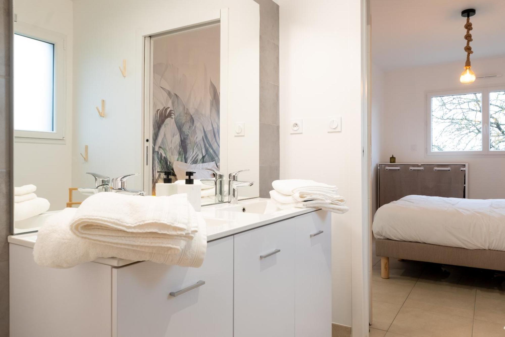 Appart Hotel La Gacilly-Centre Ville-Spa-Parking 外观 照片