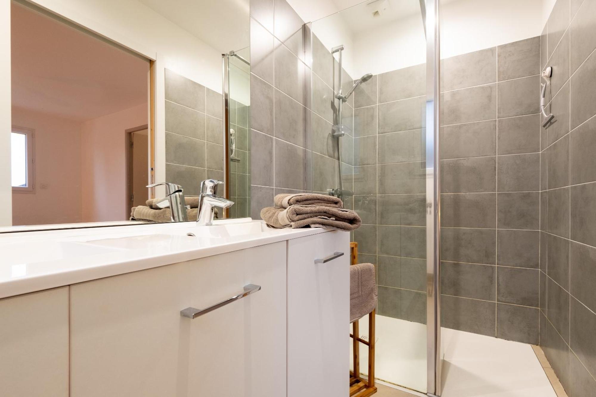 Appart Hotel La Gacilly-Centre Ville-Spa-Parking 外观 照片